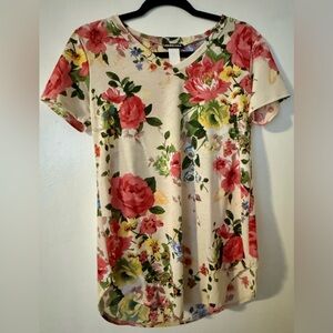 Charming Floral Short Sleeve Top